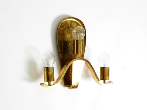 Image 1 of Grande e pesante applique in ottone della metà del secolo scorso proveniente da una chiesa tedesca