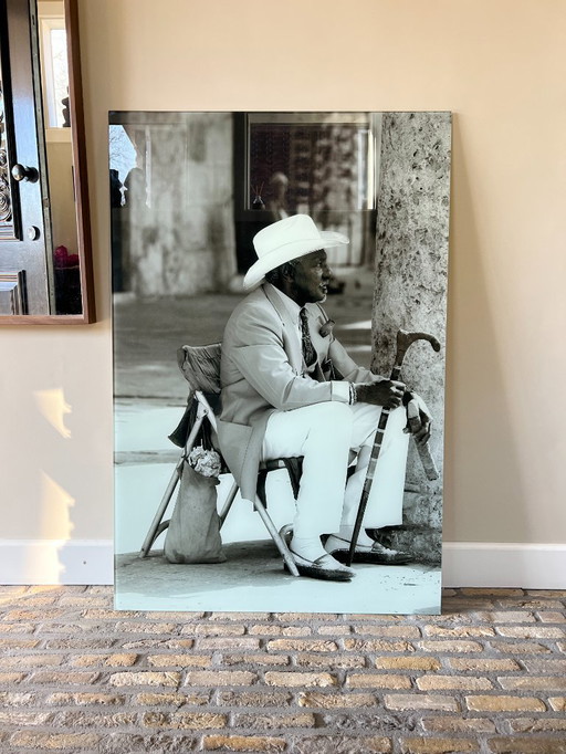 "Sitting Man" – Jos van Riel | Dibond 80x120 cm Photo