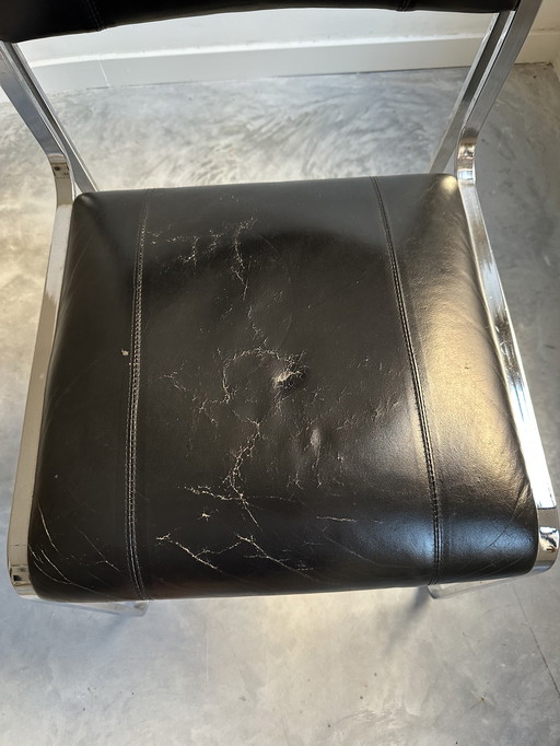 Vintage cantilever chair leather and chromed steel, Italy 1970s/80s