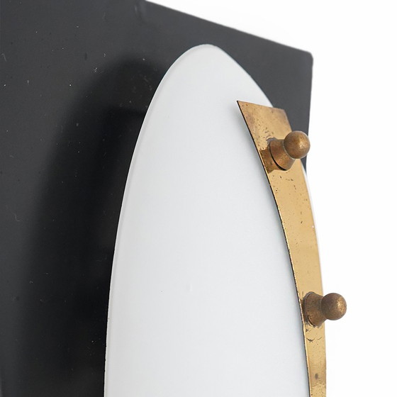 Image 1 of Coppia di lampade da parete in vetro opalino e ottone, anni '50