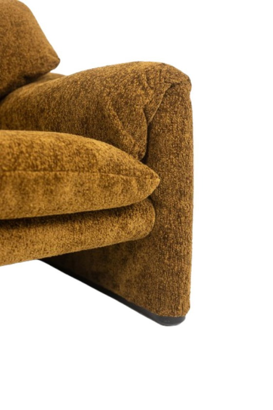 Image 1 of Vico Magistretti. Divano 2 posti modello “Maralunga”. Anni '70.