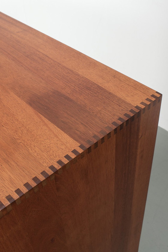 Image 1 of Boekenkastje met mooie houtverbindingen