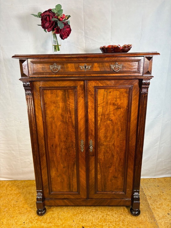 Image 1 of Antique Gründerzeit Vertiko Cabinet in Walnut – Circa 1890–1900  A stunning antique Gründerzeit Vertiko cabinet dating from the 