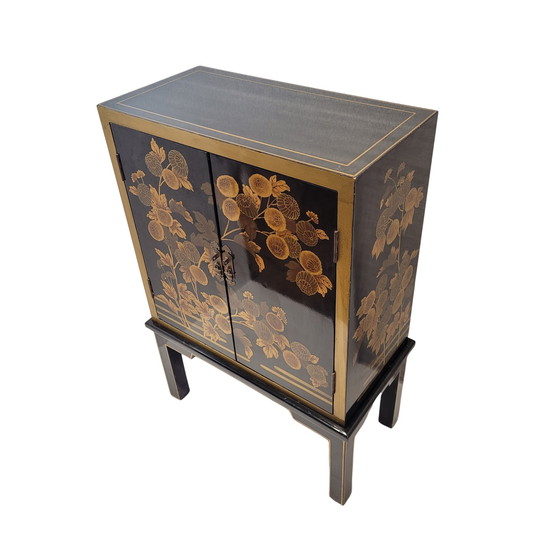 Image 1 of Cabinet “Crisantemos”, Laca Urushi-E, Periodo Showa, S. Xx - Japón