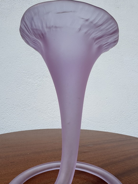 Image 1 of Vaso antico in vetro soffiato a forma di cono