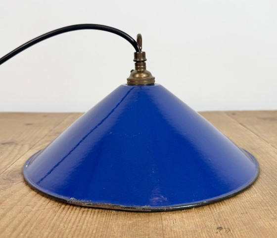 Image 1 of Industriële kobaltblauwe emaille fabriekshanglamp, jaren 1950