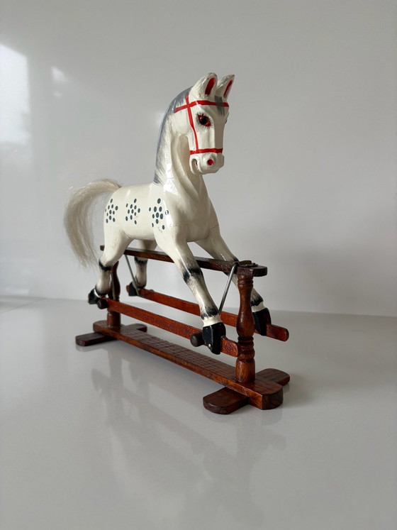 Klassisches Schaukelpferd A.D. 1880 – Authentic Models Holland, Dekorative Objekte, Holz (photo 5 of 14)