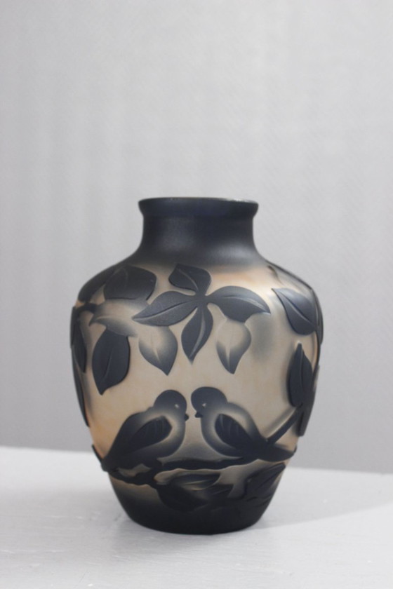 Image 1 of De Vianne, France - Vase with birds, acid-etched glass paste, 20th century