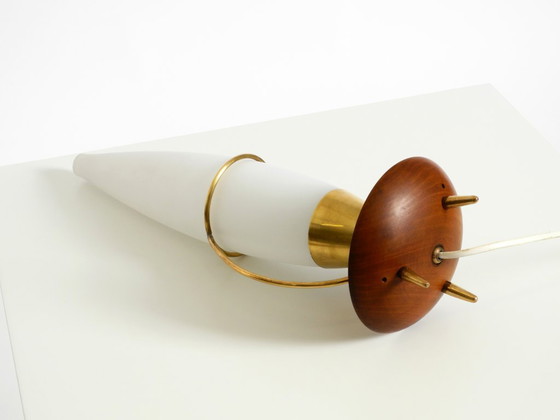 Image 1 of Large, beautiful Mid-Century Modern table lamp made of brass and teak, with a frosted glass shade | 42 cm | 16,5"