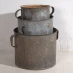 Seaux métalliques anciens (c.1920). Lot de trois pièces #2 – Cache pots, Metal, Rustic (photo 6 of 9)