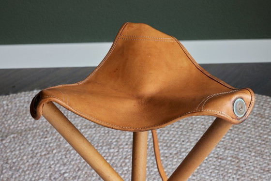 Image 1 of vintage hunter's chair – leather and beech wood