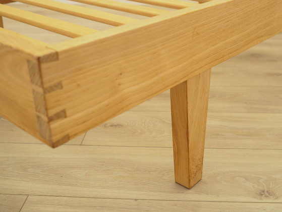 Image 1 of Essenhouten bed, Deens design, jaren 70, gemaakt in Denemarken.