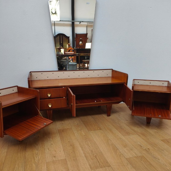 Image 1 of Ensemble tables de chevet vintage milieu du siècle avec coiffeuse - Prix