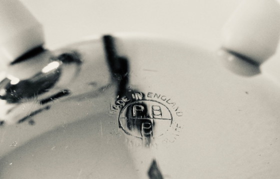 Image 1 of Een vintage "Ever-Hot" theeset, geproduceerd door Perry, Bevan en Co. (PBB). 