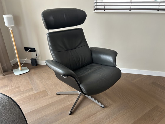 Image 1 of 2x Conform Tme Out fauteuils met 1 voetenbank