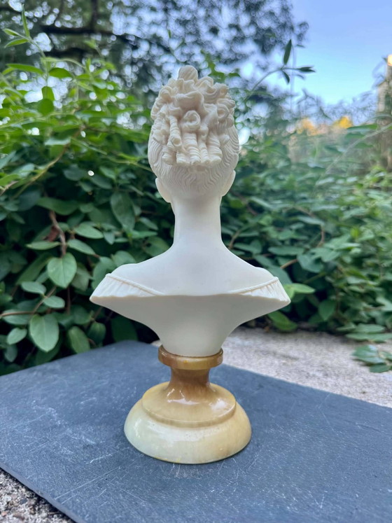 Busto in alabastro di Manon Lescaut firmato Arnaldo Giannelli – Sculture, Stone (photo 5 of 6)