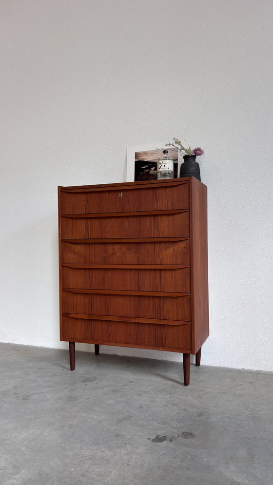 Image 1 of Cómoda danesa antigua de teca