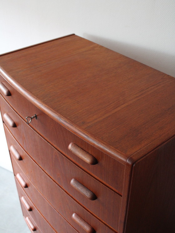 Image 1 of Vintage Danish chest of drawers in teak by Ølholm Møbelfabrik 