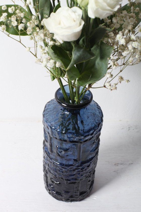 Image 1 of Vase en verre bleu cobalt : design suédois moderne du milieu du siècle Ruda Glasbruk