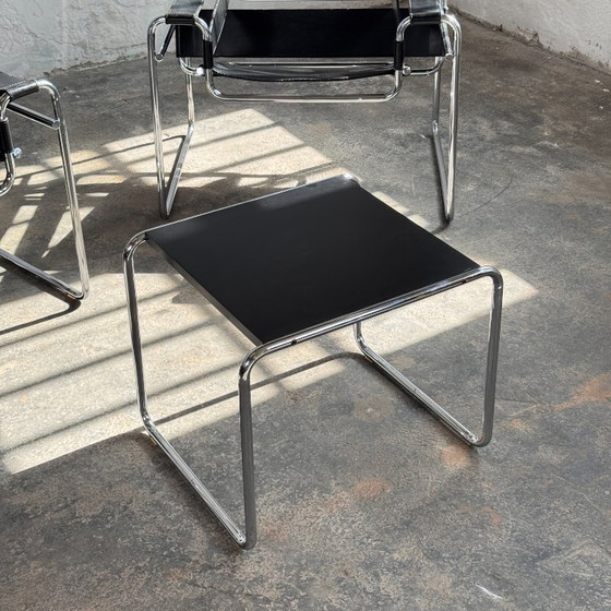 Image 1 of Set van 2 Marcel Breuer "Wassily" stoelen met bijpassende salontafel voor Knoll, 1990