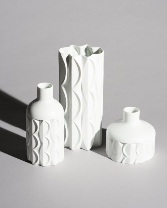 Image 1 of Retro Scherzer Werner Uhl Design Biskuitporzellan Flaschenvase Op-Art Relief TRIO