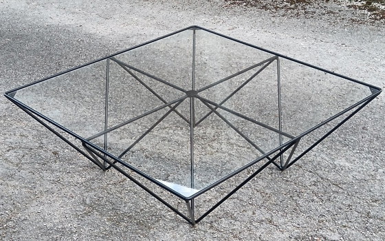 Image 1 of Mesa de centro de metal y cristal, 1980.