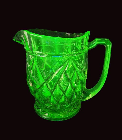 Sowerby Glass – Art-Deco-Wasserkrug aus Uranglas – 20er/30er Jahre