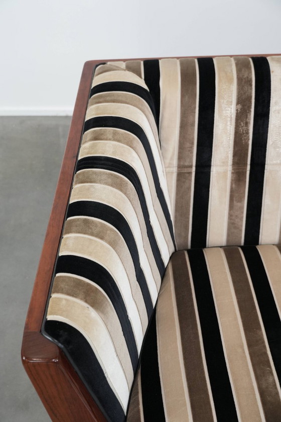 Image 1 of Sofá de diseño Schuitema de 2,5 plazas de la serie Decoforma con preciosa carpintería.