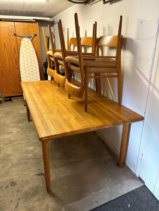 Ensemble de salle à manger vintage danois - Attribué à Niels Otto Møller - Six chaises et une table
