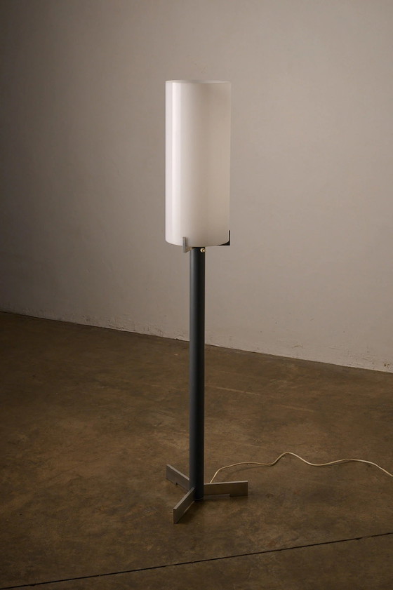 Industrial Minimalist Floor Lamp with Cylindrical Diffuser, Europe, 1970s, Floor lights, polished steel, Metal (photo 3 of 6)