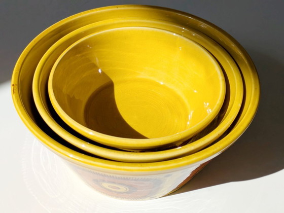 Image 1 of Set van 3 vintage Schramberg Nestschalen | Bloemen Decor | 1970 West Duits Aardewerk