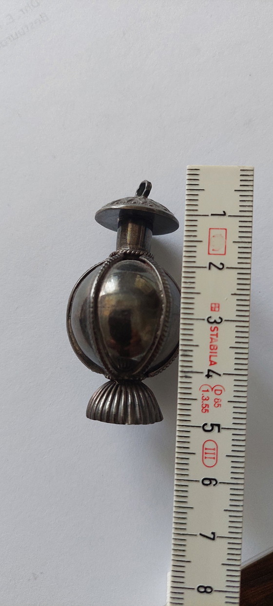 Image 1 of Frasco de perfume/pomander de plata antigua (plata de ley 925 – 20 gramos)
