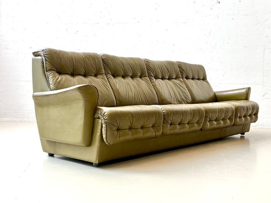 Image 1 of Grosszügiges Retro Ledersofa in Olivgrün, 1970er Jahre
