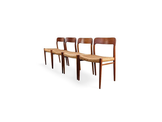Image 1 of Ensemble de 4 chaises JL Mollers modèle 75 Niels Otto Møller en teck vintage