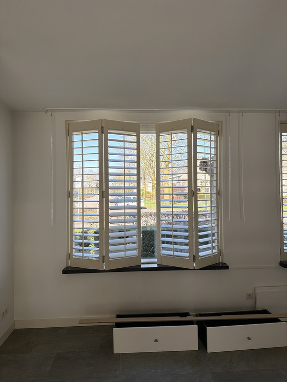 Image 1 of Shutters, cremekleurig