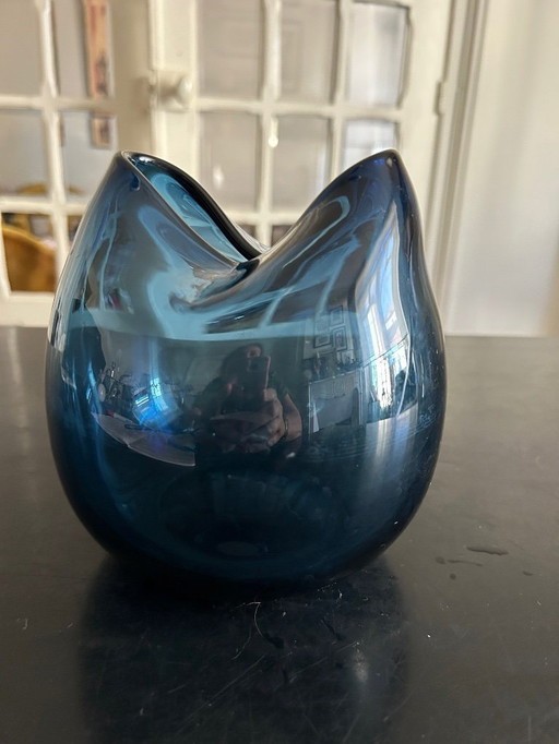 Skandinavische blaue Vase
