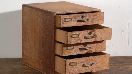 Cassettiera da scrivania giapponese in rovere e pino rosso, periodo Mid-Showa, c. 1945–1970 – Mobili archivio (photo 3 of 40)