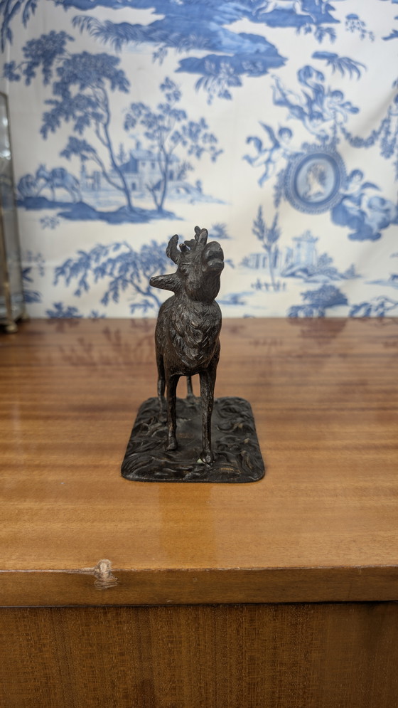 Image 1 of Sculpture en bronze d'un cerf bramant dans le goût de Paul-Édouard Delabrièrre