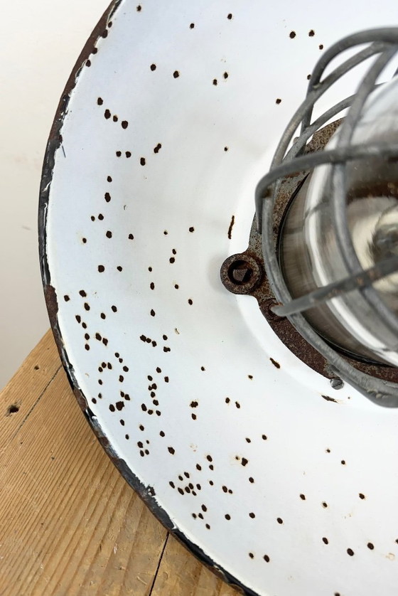 Image 1 of Industrielle Käfig-Pendelleuchte aus schwarzer Emaille und Gusseisen, 1960er Jahre