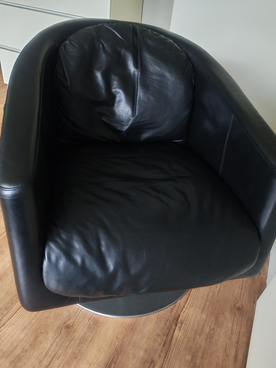 Image 1 of 2 sillones giratorios de piel Natuzzi