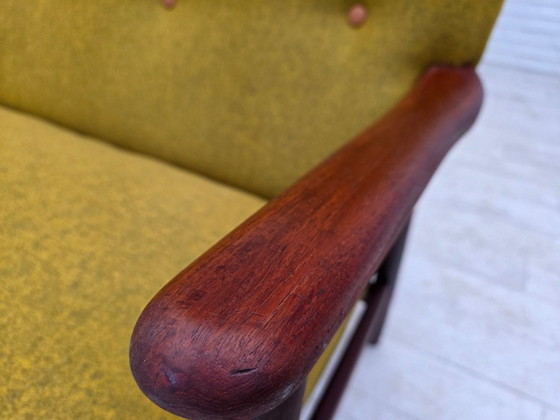 Deense tweezitsbank uit de jaren 60, bekleed met meubelwol en teakhout, opnieuw gestoffeerd. – 2 zitsbanken (photo 3 of 19)