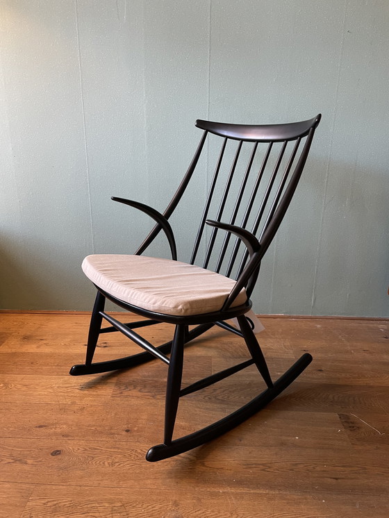 Image 1 of Kraamstoel schommelstoel Danish Design Wikkelso