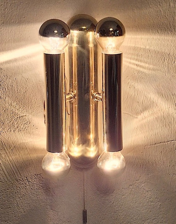Par de lámparas de pared italianas de latón de cuatro luces, de mediados de siglo, década de 1960. – Apliques (photo 2 of 9)