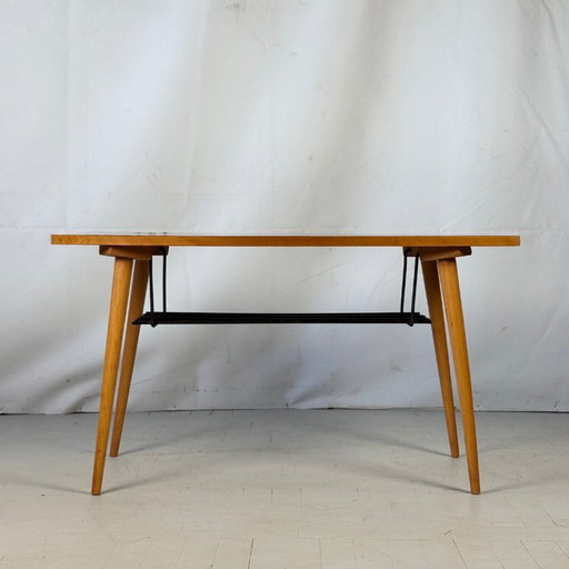 Tsjecho-Slowaakse salontafel met stalen krantenhouder, 1960