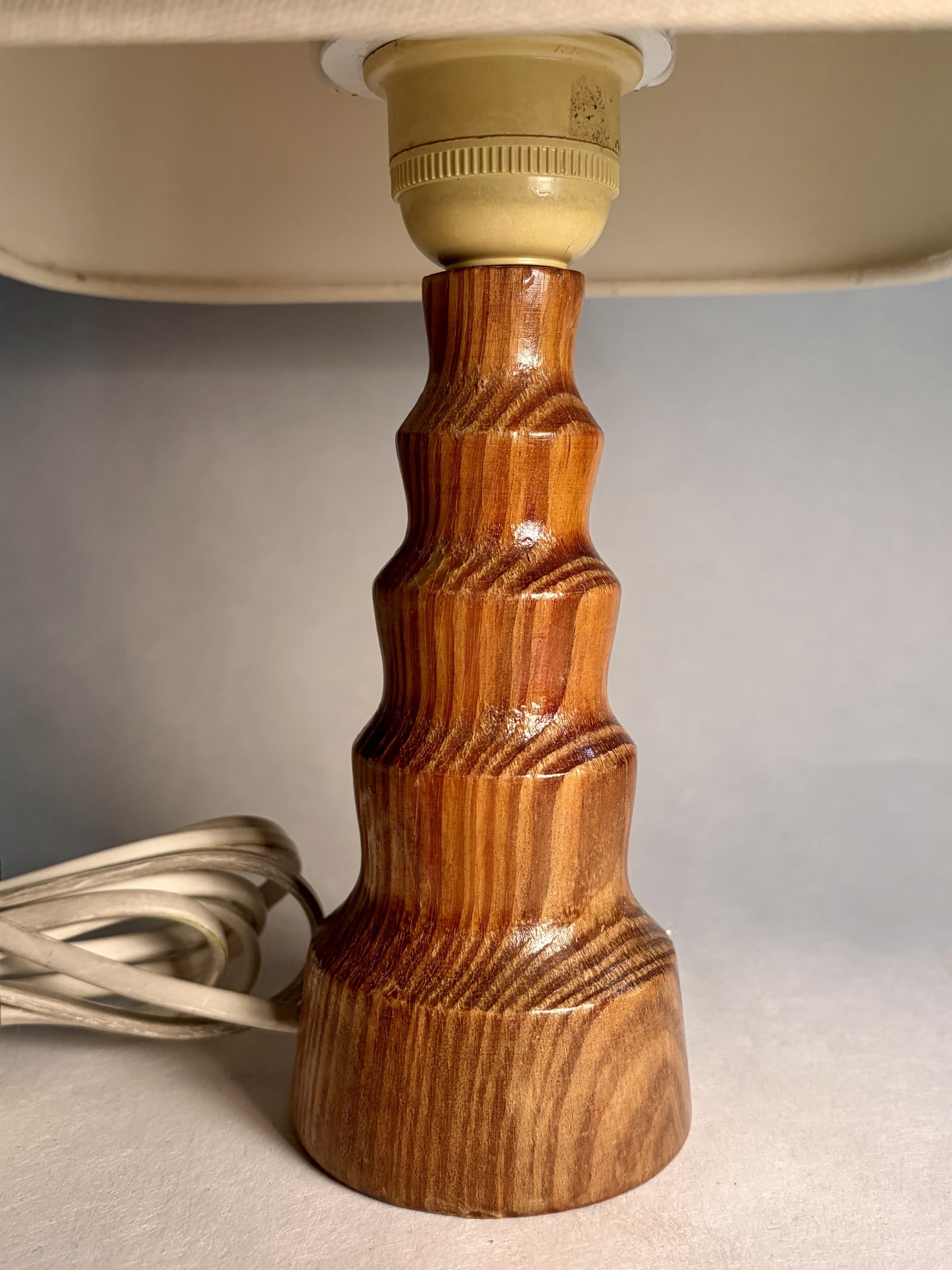 Scandinavian table lamp from the 50s | €112 | Whoppah
