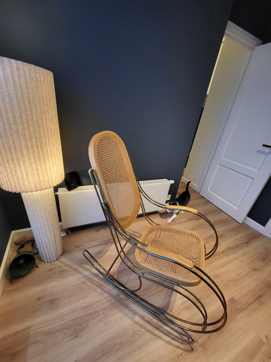 Image 1 of Sedia a dondolo di design