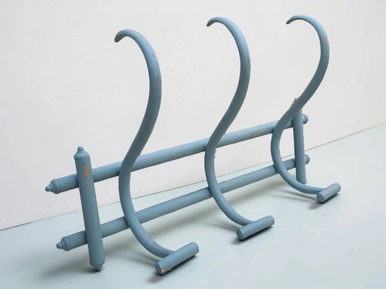 Thonet-style wall coat rack made of painted bent wood. – Art Nouveau (photo 4 of 6)