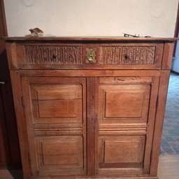 Schwarzer und brauner Kleiderschrank – kasten, Wood (photo 2 of 14)