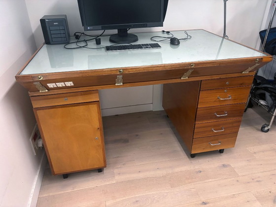 Image 1 of Escritorio con mesa de luz