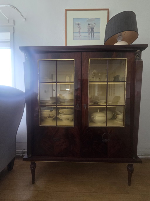 Antike Vitrine